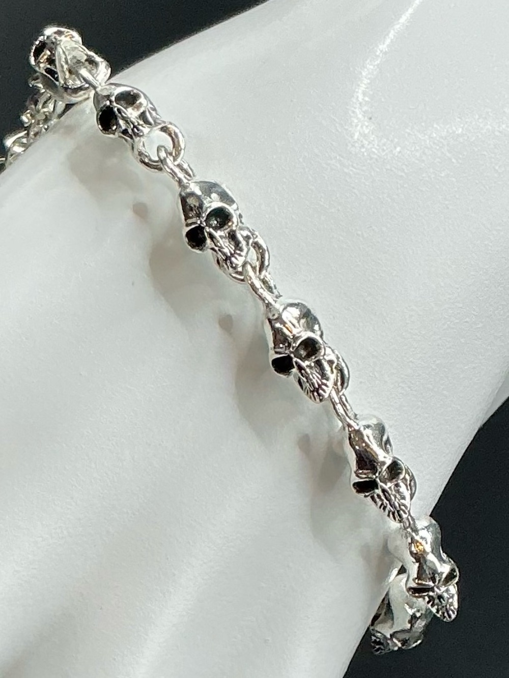 SILVERTONE SKULL ADJUSTABLE LINK BRACELET NWOT